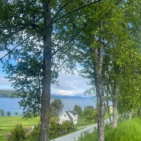 Comfortable Near Senja * Brostadbotn